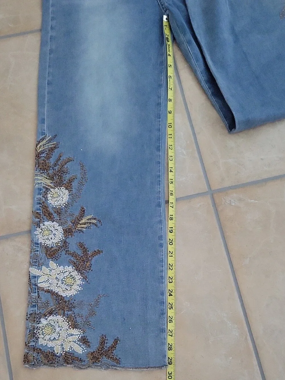A.Z.I. Embroidered Light Blue Wide-Leg Lightweight Jeans Size 10